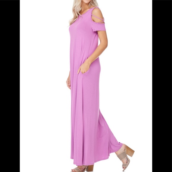 🌟SALE🌟Cold Shoulder Maxi Dress - Picture 2 of 3